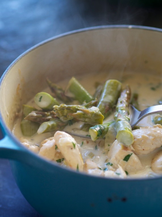  A creamy sauced chicken dish with lemon, white wine and cream...